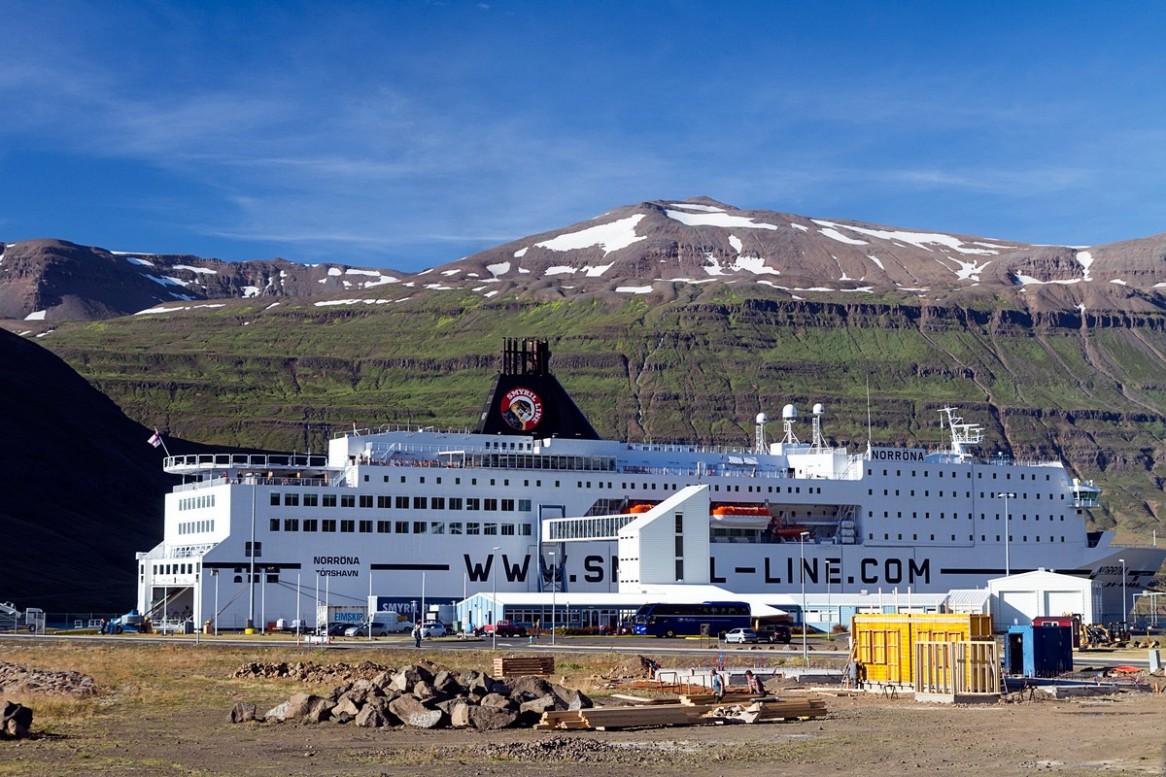 Seydisfjordur, islandsko pristanisce, in MS Norrona sta ze cakala, da nas odpeljeta nazaj v Evropo.