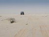 Pot v Iraifijo, žal ne več pustolovsko izogibanje minskim poljem, ampak vožnja preko gradbišča nove asfaltne ceste do oaze.
