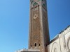 Mošeja Hasana II. v Casablanci. V njej in na njenem trgu lahko moli 105.000 ljudi.