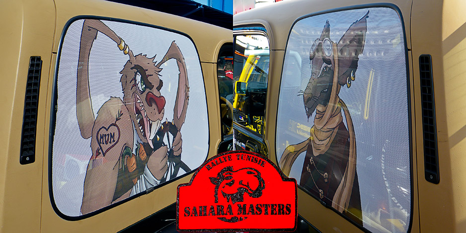Sahara Masters 2010 se je zacel. Dekoracije tekmovalnega Jeepa Wranglerja posadke Grcman-Goriup.