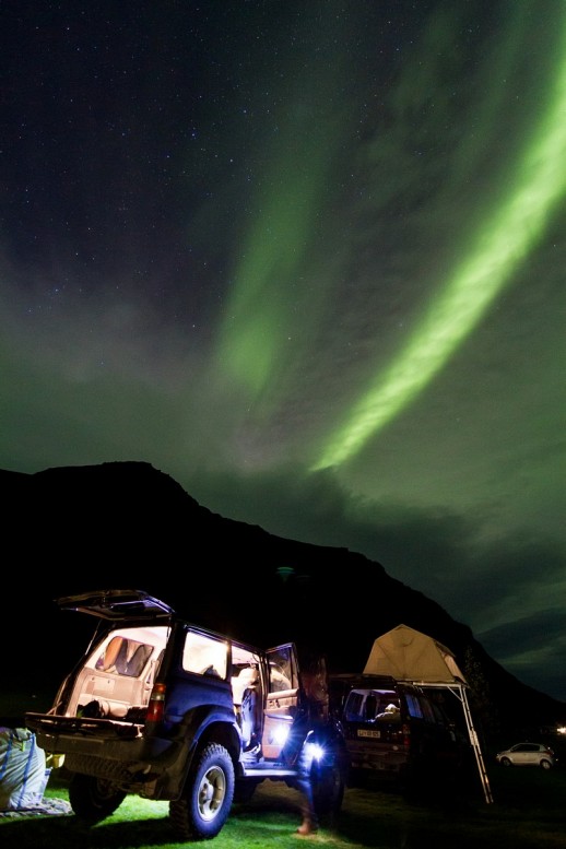 Severni sij oziroma aurora borealis nas je zadnjo noc bivanja na Islandiji nagradil za naso vztrajnost in potrpezljivost.