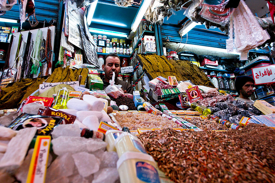 Ena od trgovinic z za?imbami v Sfaxu. Foto Šobi